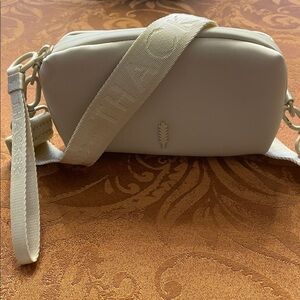 NWOT Thacker Ella Phone Zip Crossbody Bag